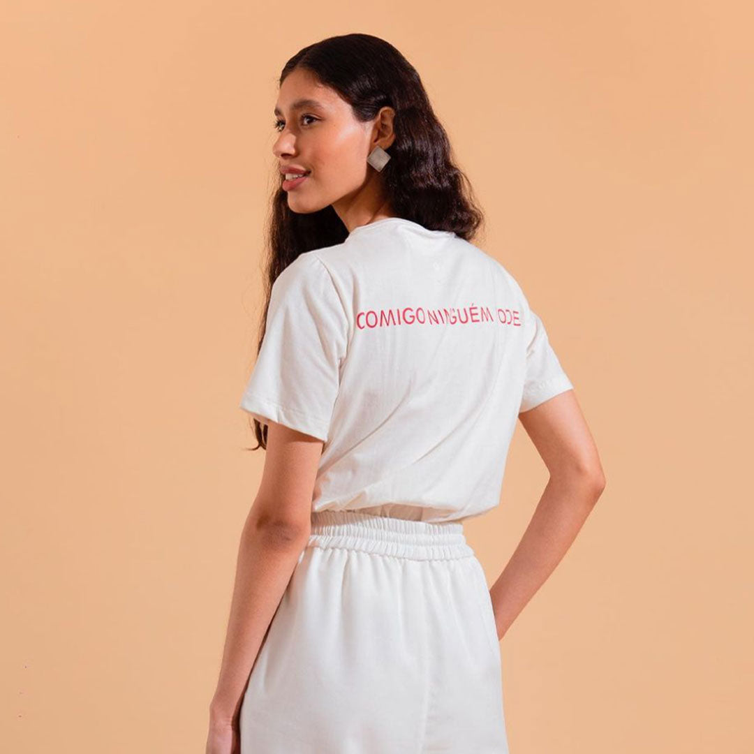 (im)perfeita Camiseta Comigo Ninguém Pode - offwhite